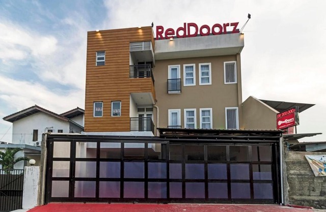 RedDoorz Plus @ Cipete Damai