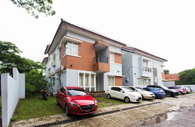 RedDoorz Plus near Siloam Karawaci