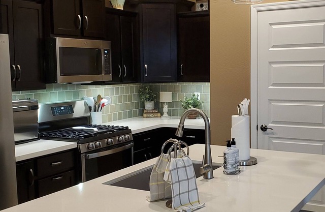 $$ REDUCED SUMMER RATES!WAITING FOR YOUR NEW BUILD? Award Winning 55+ CantaMia!