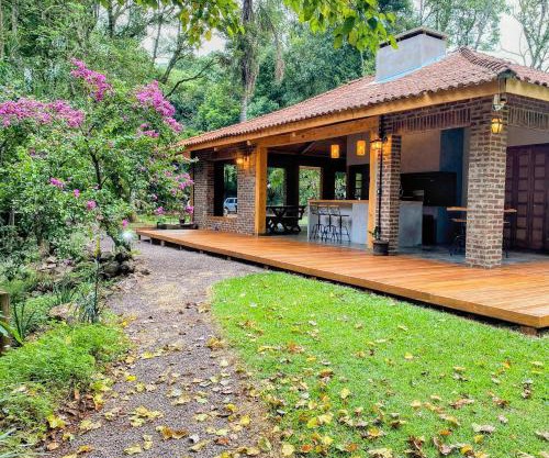 Refúgio no Bosque: Um lugar cheio de encantos