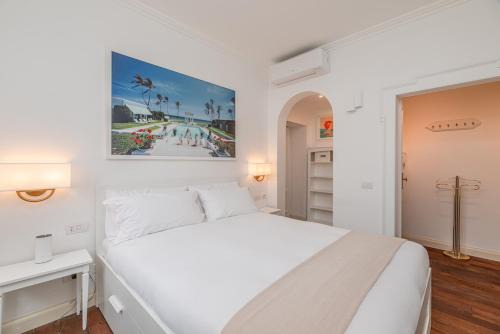 Refined and Bright One-Bedroom near Metro M4 - Dateo