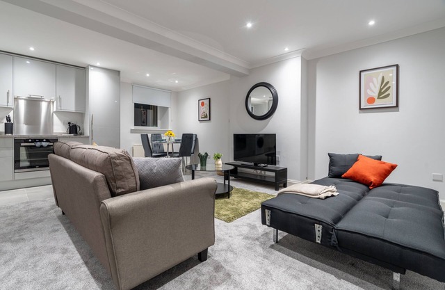 Refreshing Modern Apartment In North Lanarkshire