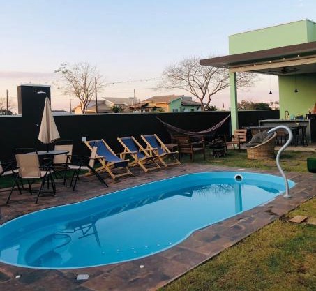 Refugio 4 suites com ar condicionado e piscina