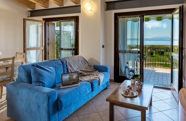 Regarda - apartment "Eden 3", big terrace with lake view, wifi