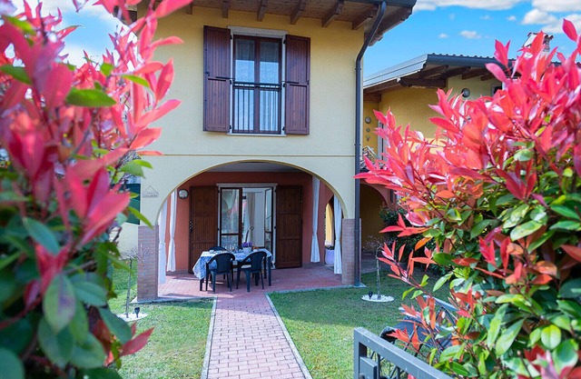 Regarda - Gruber detached-house with garden, pool, wifi