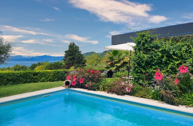 Regarda - Luxury "Villa Orizzonti" with private pool and breathtaking lake view