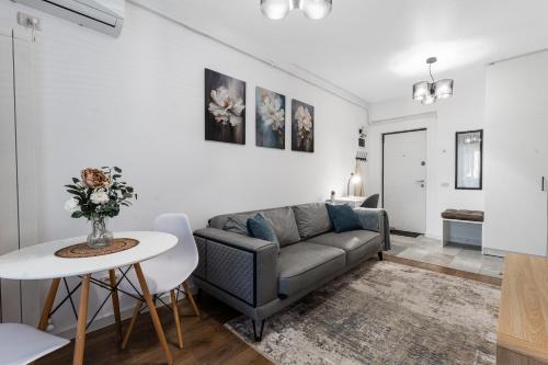 Relax and Cozy Studio- Private Parking - Near Center