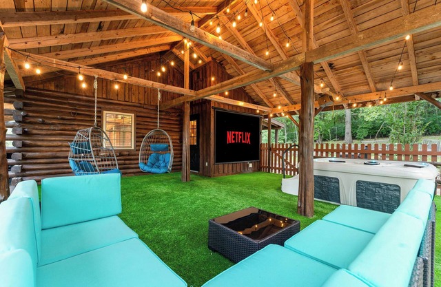 Relax at Hillside Haven:2BR Log Cabin with Hot Tub