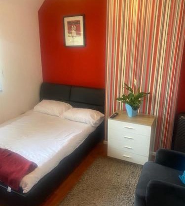 Relax in this Cozy room in Dagenham