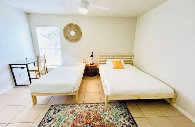 Relax South Central *5 mi from downtown* VB