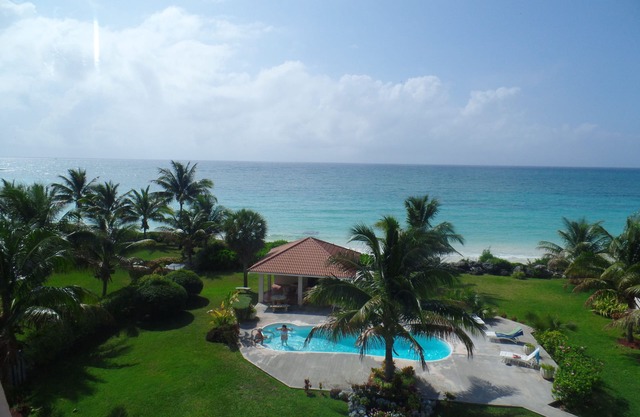 Relax to the sound of the ocean as you fall asleep