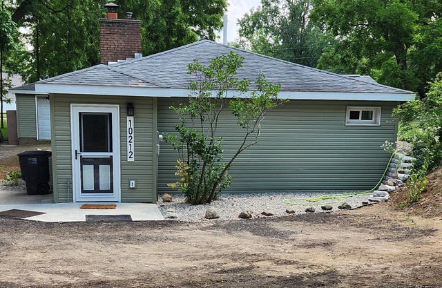 Relax with your family at Grandma's cottage on Little Wolf Lake!