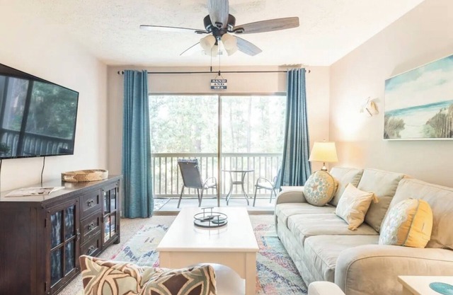 Relaxing 2BD True Blue Golf Resort 4 Pools & Spas, Large Balcony, 3 min to Beach