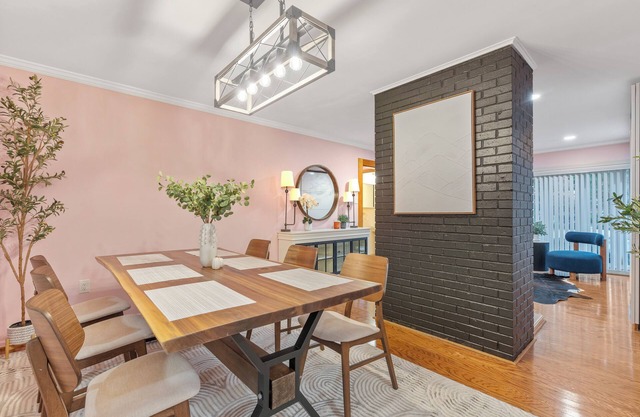 Relaxing 3-bedroom Home on 1 level w/Sauna & Firepit, 20 Mins to D.C.