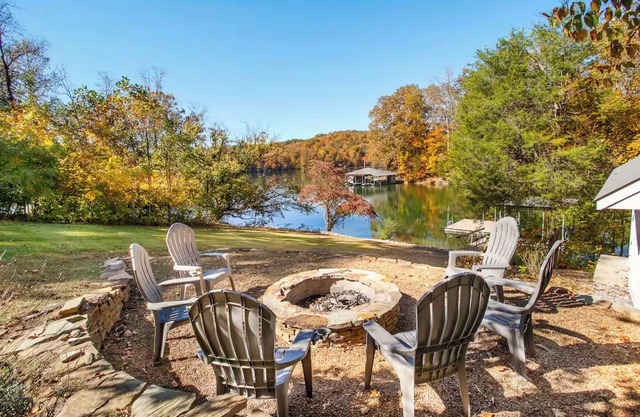 Relaxing 5BR Lake House Retreat