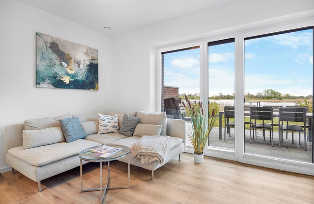 Relaxing hideaway on the Wangermeer: Strandhuus with private beach access