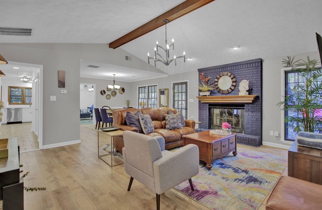 Relaxing Retreat with fenced in yard