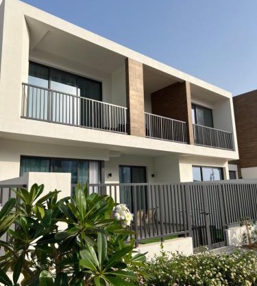 Relaxing villa with access to pool and beach