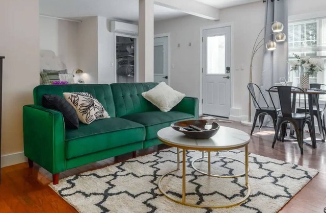 Relaxing Wooded Retreat with Hot Tub