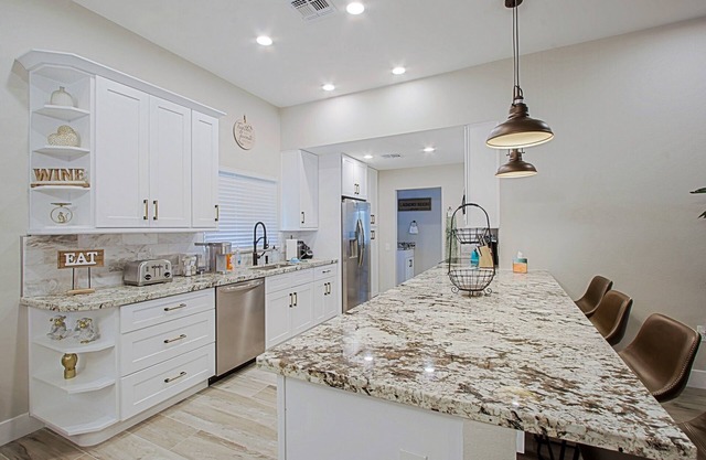 Remodeled, 3 bedrooms, 2.5 ba, 2 cg, golf course community, close to restaurants