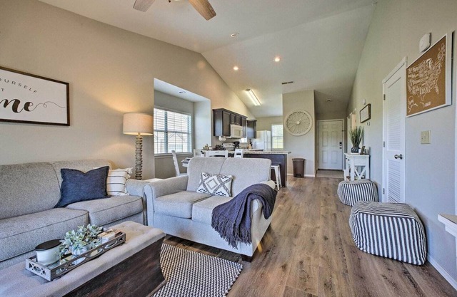 REMODELED: Lake View, Min. to Silver Dollar City!