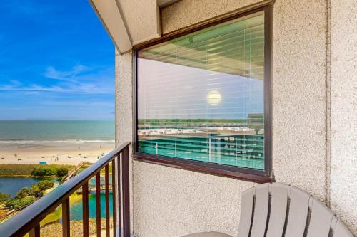 Renaissance Tower 707