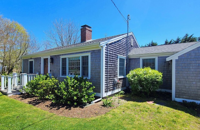 Renovated 2BD-Central Air, Deck, Enclosed Outdoor Shower, Close to Great Pond & Bike Trail
