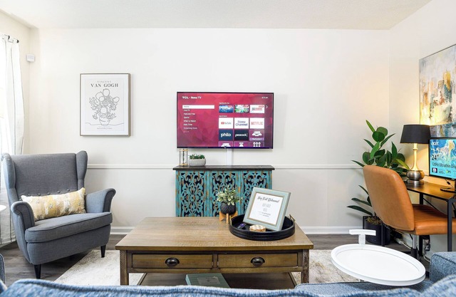 RENOVATED, 6min Furniture Market, FENCED Yard, 2Min HPU, Smart TVs, Dog Friendly