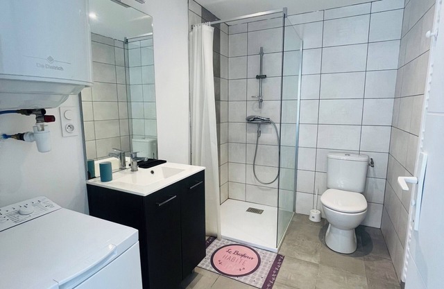 Renovated and furnished studio for rent!
