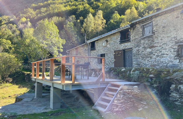 Renovated barn at 1000 meters altitude in the heart of the PYRENEES ARIEGEOISES
