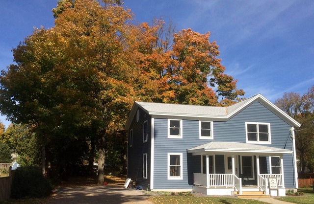 Renovated Farmhouse, Prime Village Location