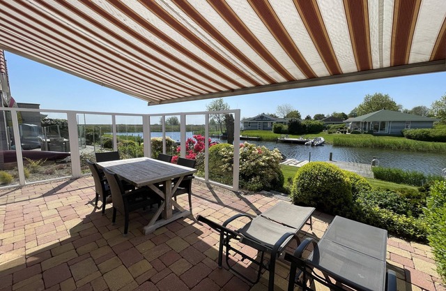 Renovated holiday home with its own jetty, sauna, internet