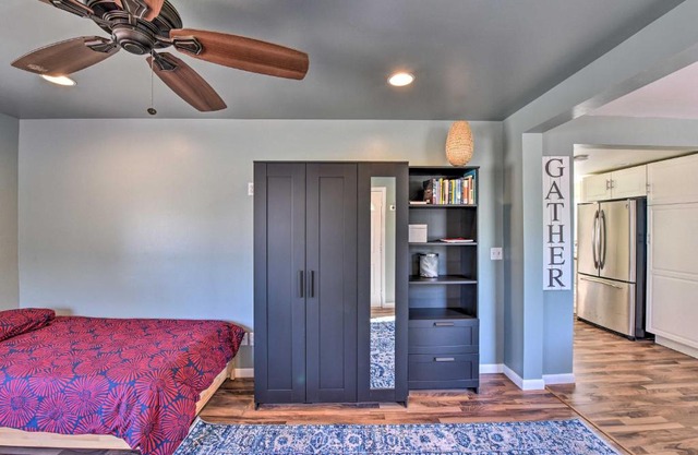 Renovated Rocky Mountain Cottage Walk to Main St!