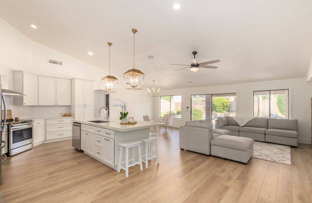 Renovated & Spacious 4Bed/3Bath Entertainers Home w/HEATED Pool