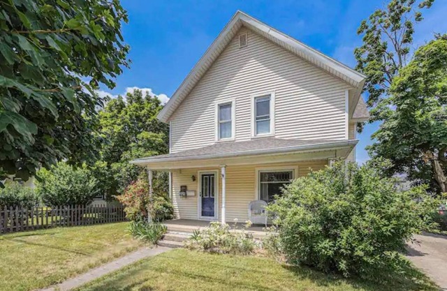 Renovated Victorian Home with Private Garden & Fire Pit!