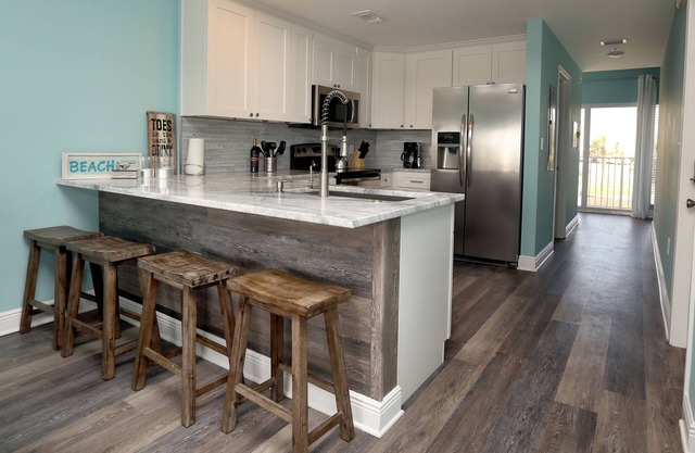 Renovated Waterfront Townhome On Little Sabine Bay, Just Steps From The Gulf