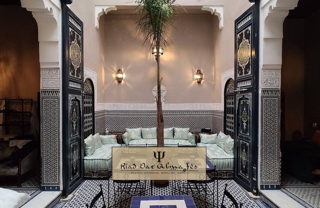 Renovierter Riad, 9 Pers. , Beste Lage, ab 16J