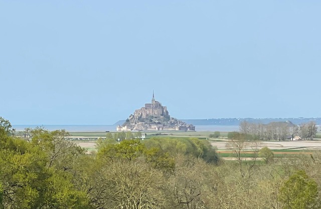 Rent family house with exceptional view of Mont Saint-Michel - 8 pers