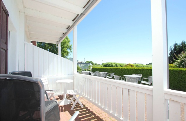 Rental-Modern-Private Bathroom-Terrace-WG2