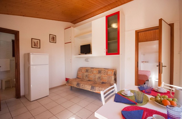 Residence La Valdana - 4 person apartment with swimming pool, tennis and parking 1km from the beach