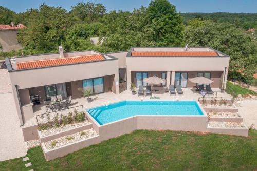 Residence Villa Manuela - Batlug