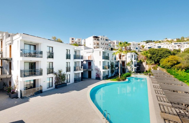 Residence with Balcony Shared Pool Near Beach