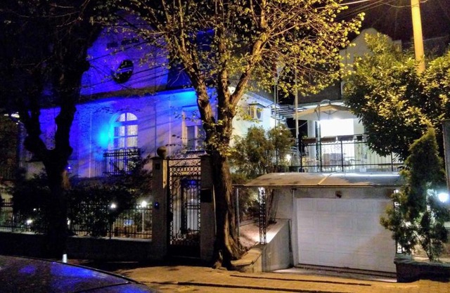 Resident hill resort