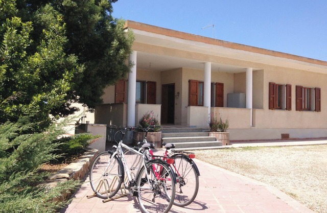 Residenza I Filari: a villa surrounded by greenery.