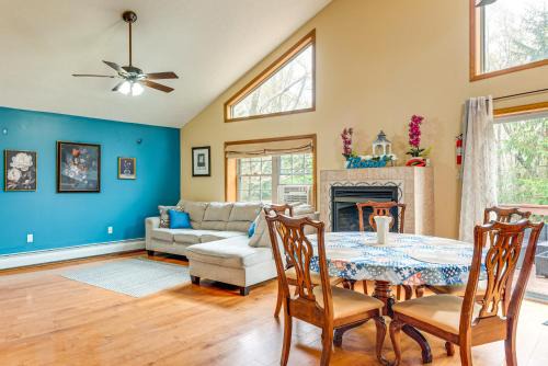 Resort Amenities and Game Room Arrowhead Lake Home!