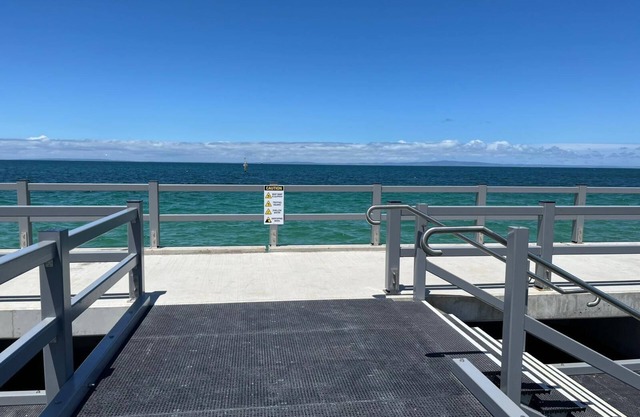 Resting place for Legends. Smart ,cool near beach,family environment , spacious