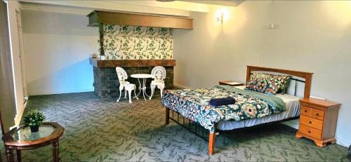 Retro Bar Themed Spacious Studio room