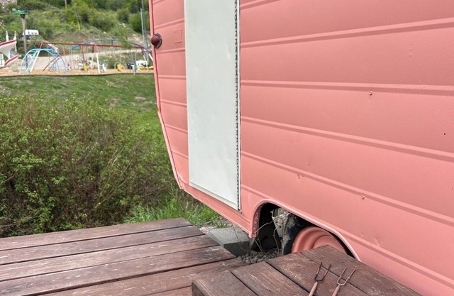 Retro Camper full size bed