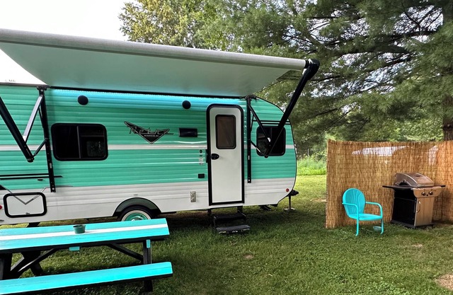 Retro Camper on Historic Route 66 Homestead