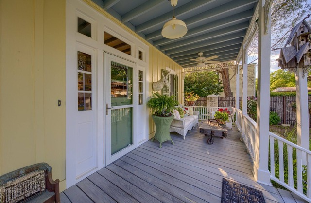 Rickerhaus- 2BD-3BA Cottage Just One Block From Main Street And Marketplatz